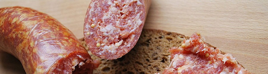 Como a linguiça Blumenau é preparada?